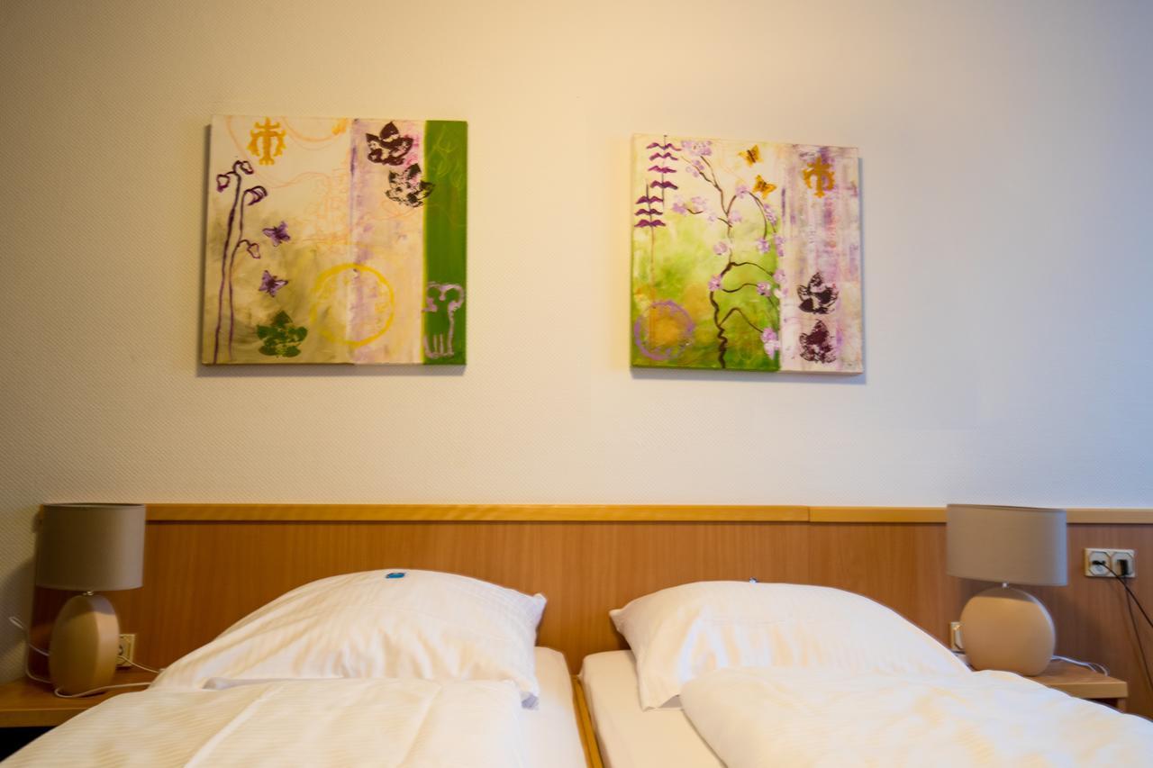 Hotel Alt Oesselse ซาร์ชตัดท์ ภายนอก รูปภาพ