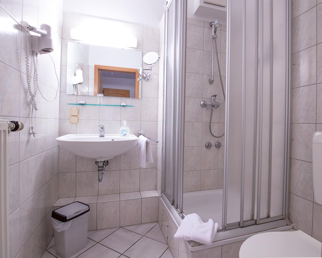 Hotel Alt Oesselse ซาร์ชตัดท์ ภายนอก รูปภาพ
