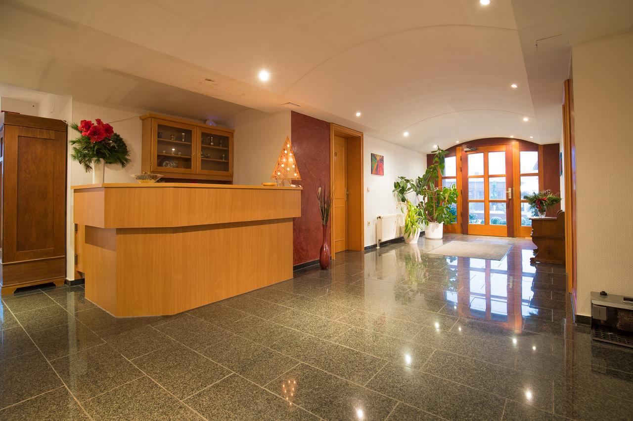 Hotel Alt Oesselse ซาร์ชตัดท์ ภายนอก รูปภาพ